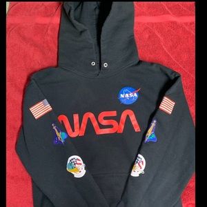 BOWERY SUPPLY CO NASA
FLEECE HOODIE SWEATSHIRT